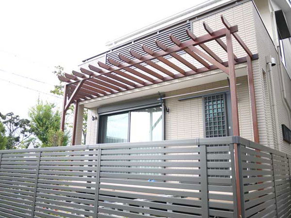 ウリンのパーゴラ