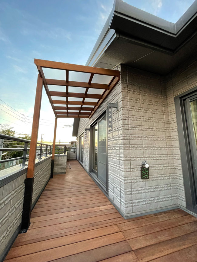 2階ベランダ後付けの屋根