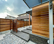 イタウバ材を使用した目隠しフェンス・外周フェンス